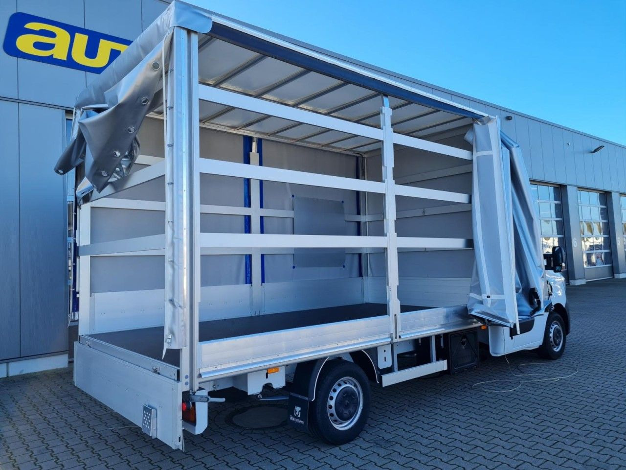 Renault Master 3,5t Pritsche Schiebe plane ERGO TEMPOMAT - Plachtová dodávka: obrázek 4 Renault Master 3,5t Pritsche Schiebe plane ERGO TEMPOMAT - Plachtová dodávka: obrázek 4
