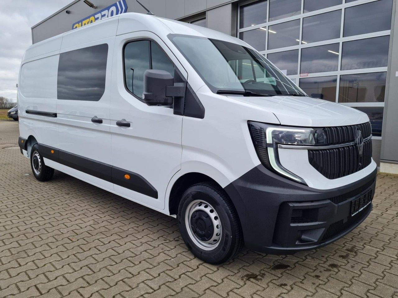 Renault Master 35 Kasten L3 Doka 7-Sitze KLIMA TEMPOMAT - Furgon, Dodávka s dvojitou kabinou: obrázek 3 Renault Master 35 Kasten L3 Doka 7-Sitze KLIMA TEMPOMAT - Furgon, Dodávka s dvojitou kabinou: obrázek 3