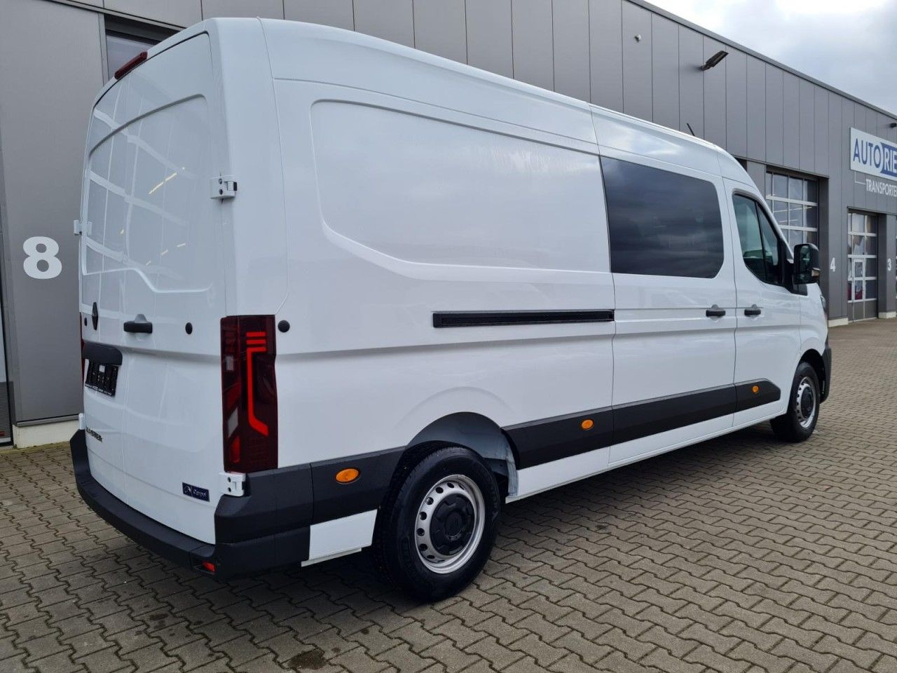 Renault Master 35 Kasten L3 Doka 7-Sitze KLIMA TEMPOMAT - Furgon, Dodávka s dvojitou kabinou: obrázek 4 Renault Master 35 Kasten L3 Doka 7-Sitze KLIMA TEMPOMAT - Furgon, Dodávka s dvojitou kabinou: obrázek 4