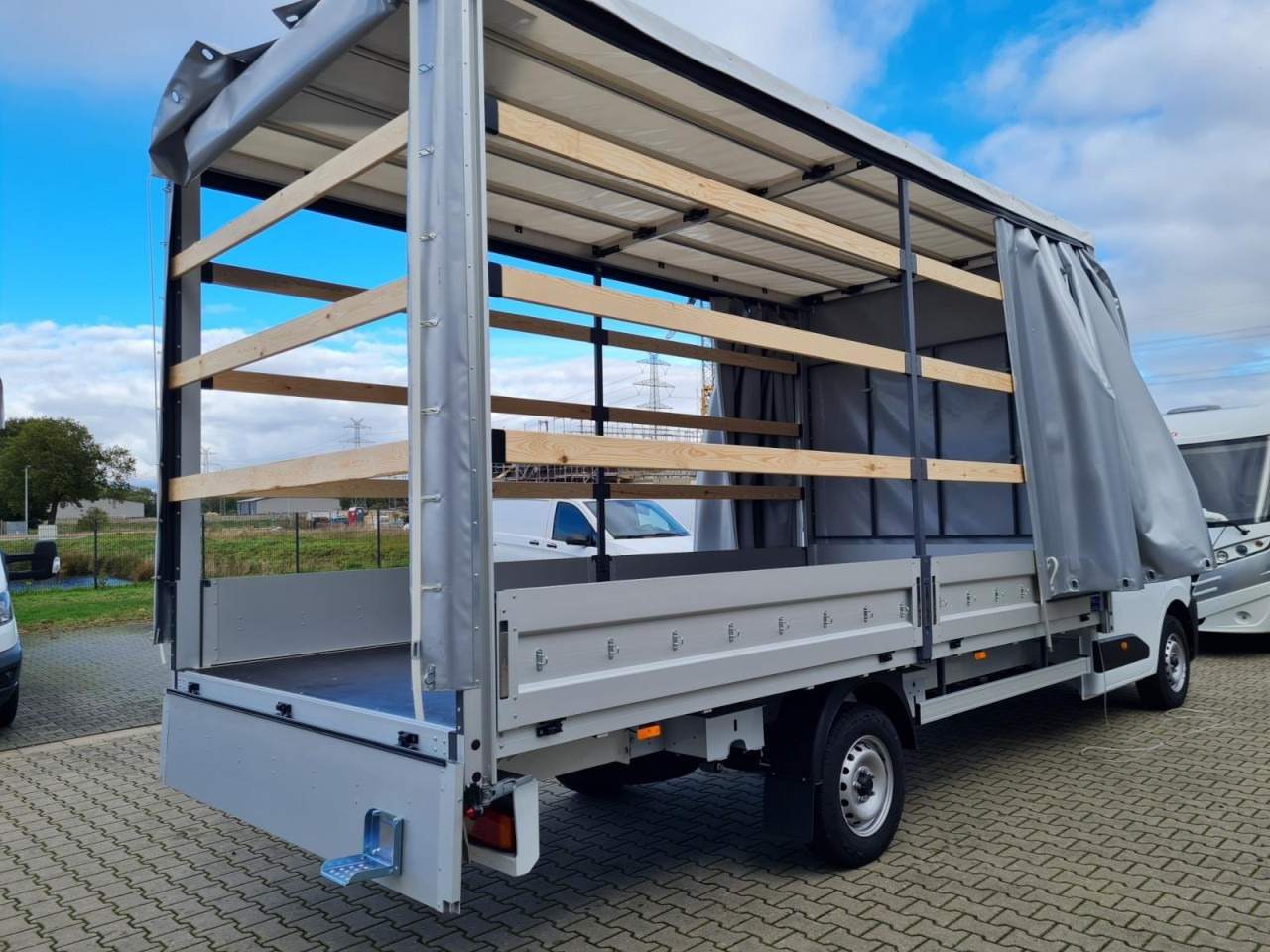 Renault Master Pritsche 2x Schiebe Plane 10 Pal. LUFTFEDERUNG - Plachtová dodávka: obrázek 5 Renault Master Pritsche 2x Schiebe Plane 10 Pal. LUFTFEDERUNG - Plachtová dodávka: obrázek 5