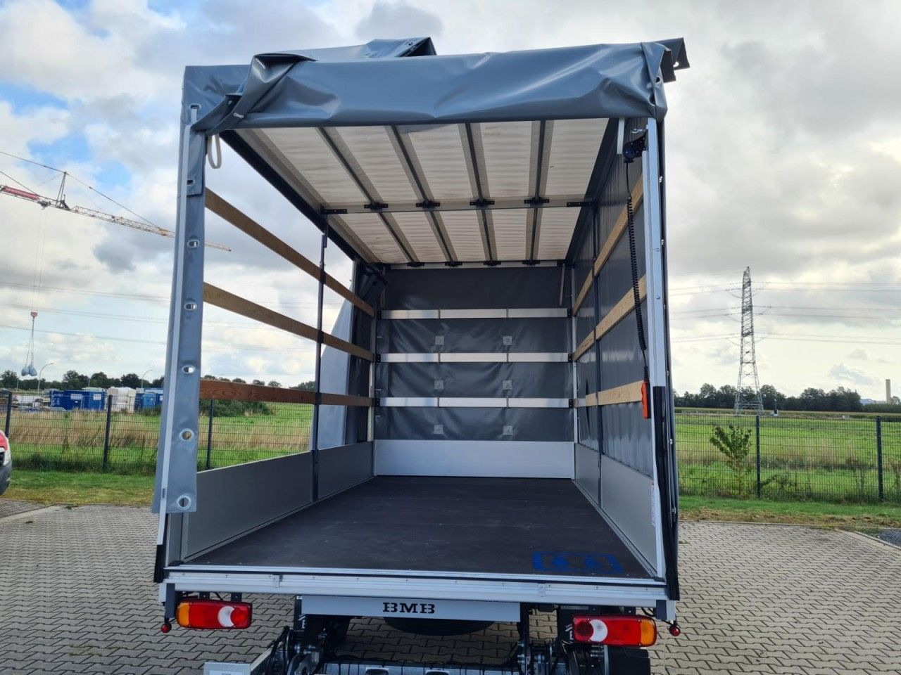 Renault Master Pritsche Schiebe Plane Schlafkab LBW Luft - Plachtová dodávka: obrázek 5 Renault Master Pritsche Schiebe Plane Schlafkab LBW Luft - Plachtová dodávka: obrázek 5