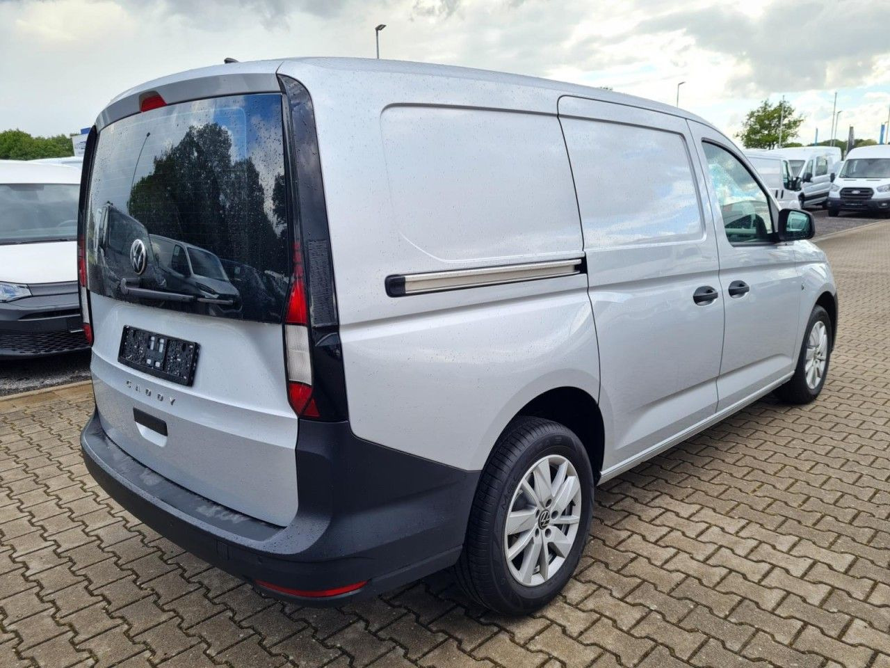 Volkswagen Caddy Cargo Maxi 2.0 TDI NAVI PDC KLIMA Alufelge - Malá dodávka: obrázek 4 Volkswagen Caddy Cargo Maxi 2.0 TDI NAVI PDC KLIMA Alufelge - Malá dodávka: obrázek 4