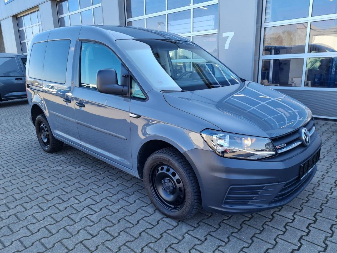 Volkswagen Caddy Kombi 4Motion TDi 5-Sitze KLIMA STHZ TEMPO - Mikrobus: obrázek 3 Volkswagen Caddy Kombi 4Motion TDi 5-Sitze KLIMA STHZ TEMPO - Mikrobus: obrázek 3
