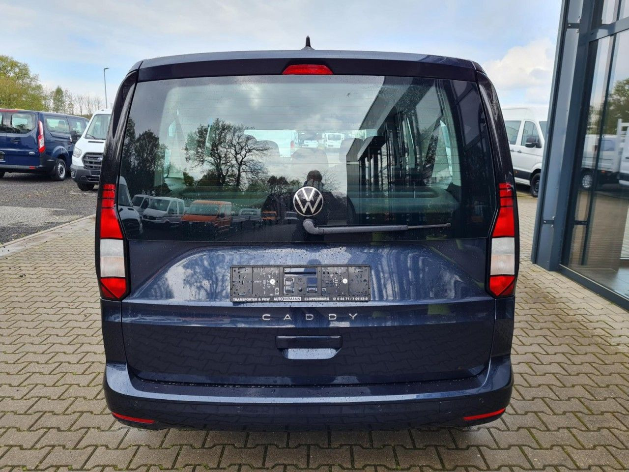 Volkswagen Caddy Maxi Kombi 7-Sitze 1.5 TSI DSG NAVI/APP TE - Osobní auto: obrázek 4 Volkswagen Caddy Maxi Kombi 7-Sitze 1.5 TSI DSG NAVI/APP TE - Osobní auto: obrázek 4