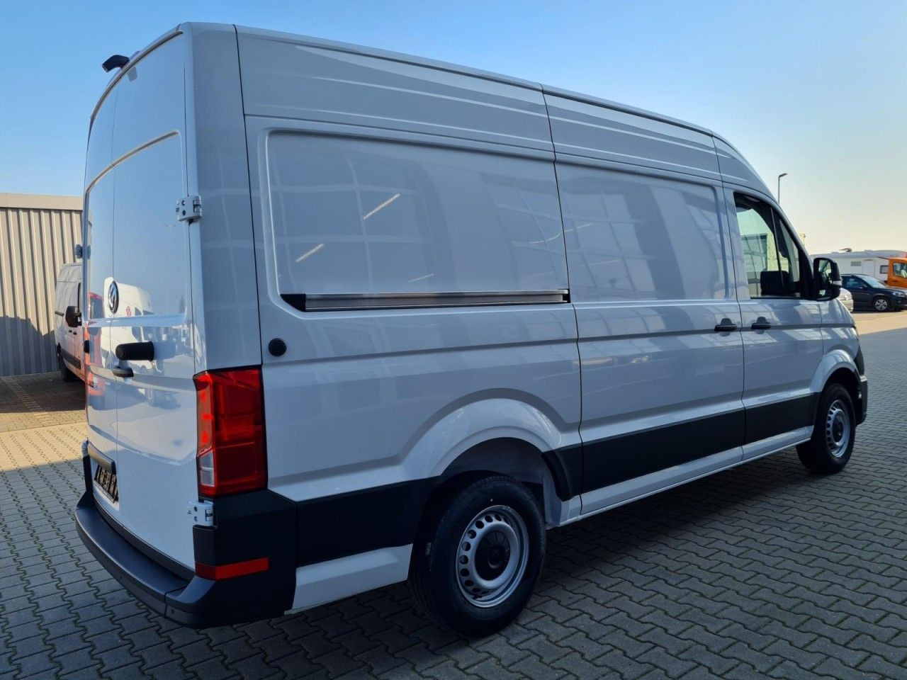 Volkswagen Crafter 35 Kasten MR L3H3 AG KLIMA KAMERA NAVI_A - Furgon: obrázek 4 Volkswagen Crafter 35 Kasten MR L3H3 AG KLIMA KAMERA NAVI_A - Furgon: obrázek 4