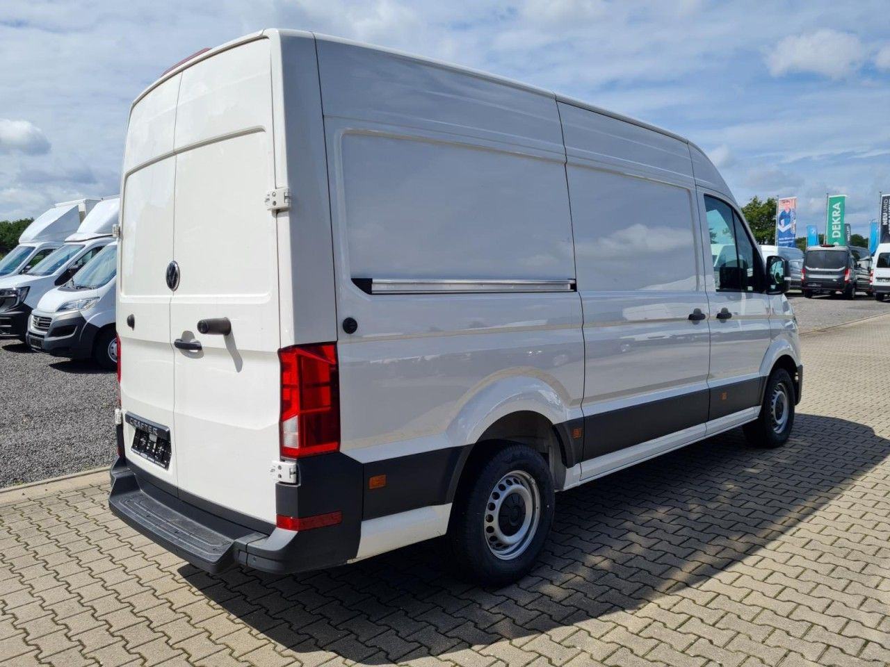 Volkswagen Crafter 35 Kasten MR L3H3 KLIMA TEMPOMAT Mod. 25 - Furgon: obrázek 4 Volkswagen Crafter 35 Kasten MR L3H3 KLIMA TEMPOMAT Mod. 25 - Furgon: obrázek 4