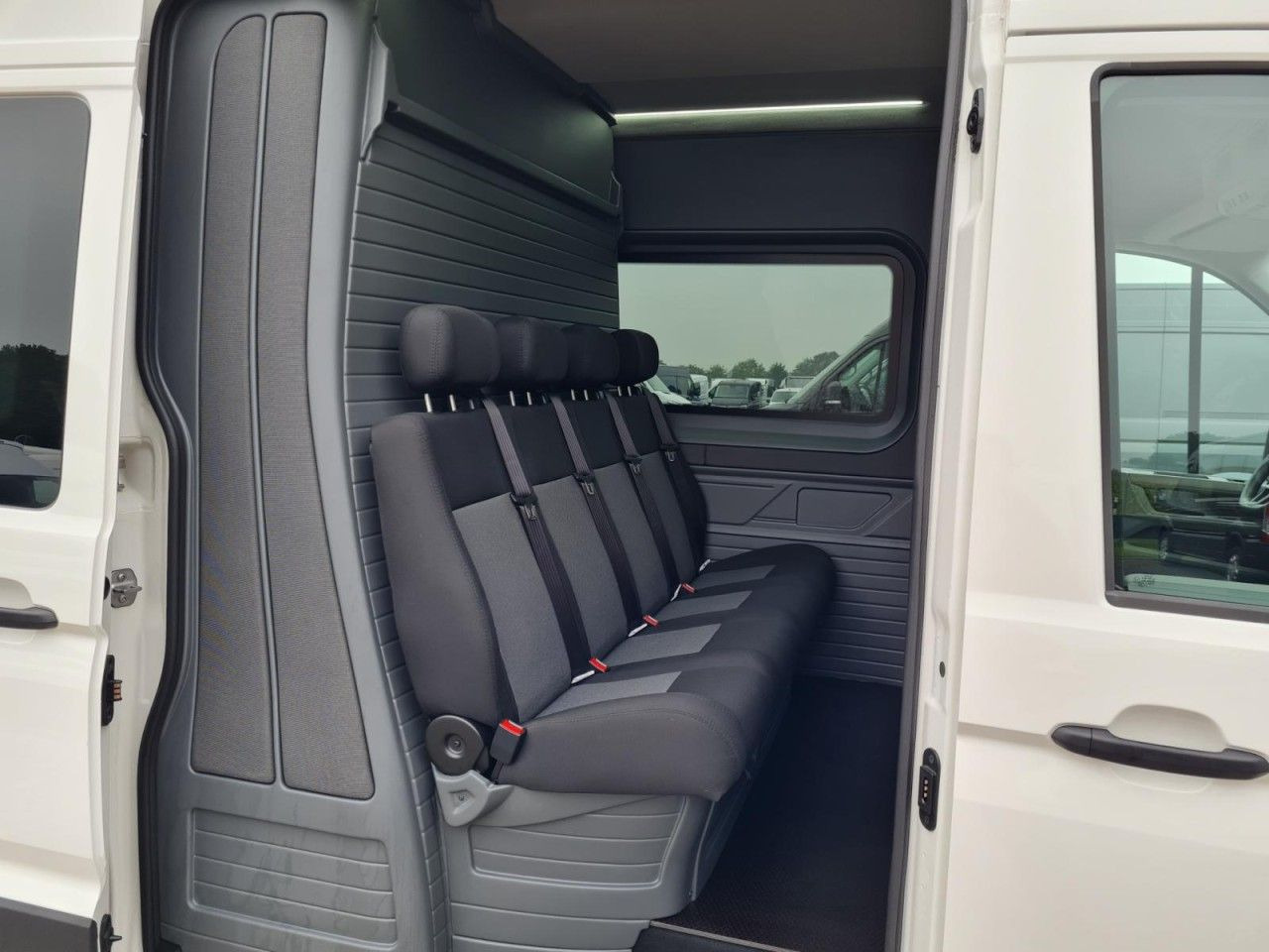 Volkswagen Crafter 35 Kasten Plus 4MOTION Doka Mixto L4H3 - Furgon, Dodávka s dvojitou kabinou: obrázek 4 Volkswagen Crafter 35 Kasten Plus 4MOTION Doka Mixto L4H3 - Furgon, Dodávka s dvojitou kabinou: obrázek 4