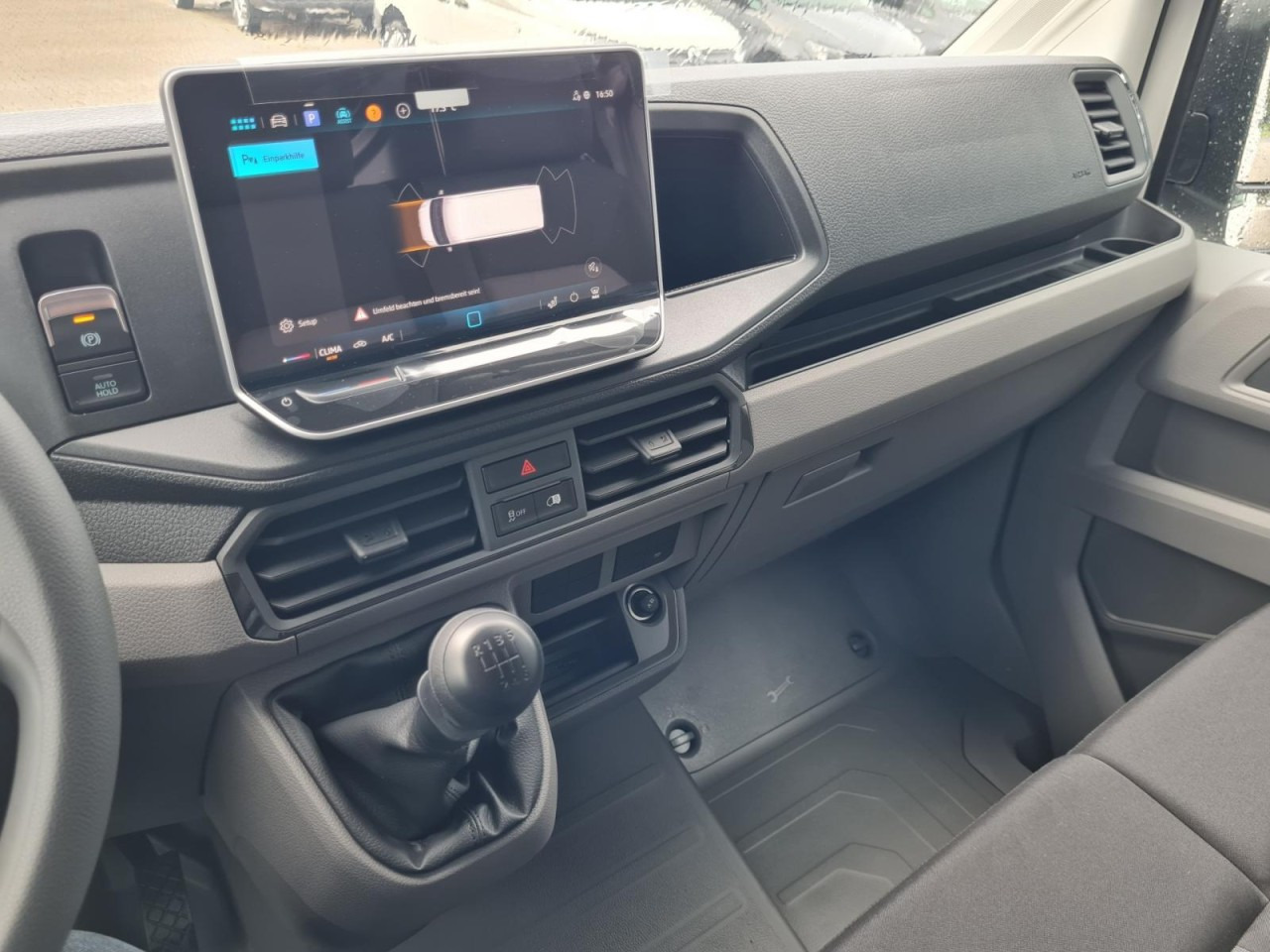 Furgon Volkswagen Crafter 35 Kasten TDI MR L3H3 PDC KLIMA TEMPOMAT: obrázek 12 Furgon Volkswagen Crafter 35 Kasten TDI MR L3H3 PDC KLIMA TEMPOMAT: obrázek 12