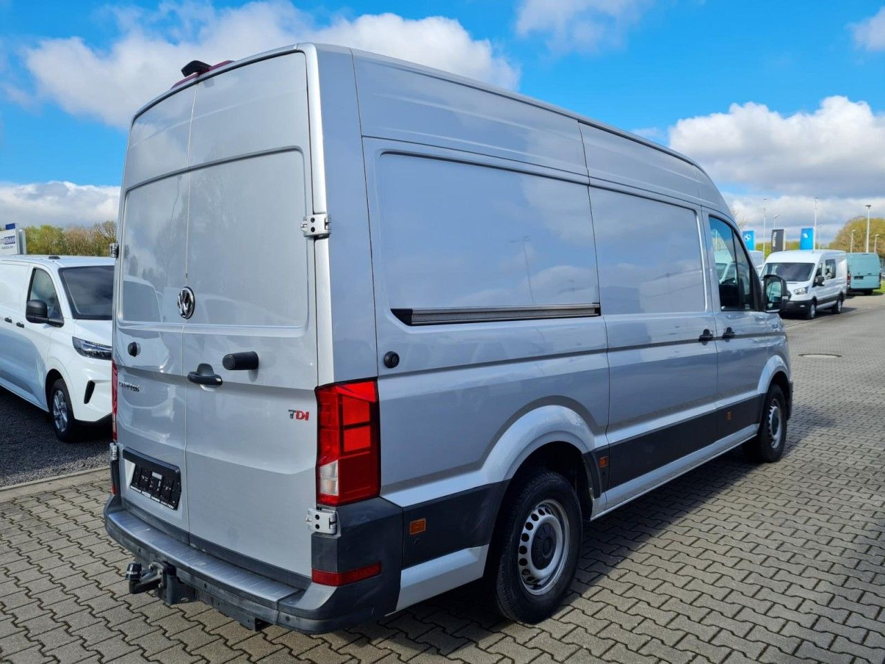 Volkswagen Crafter 35 Kasten TDI MR hoch NAVI KLIMA TEMPOMA - Furgon: obrázek 4 Volkswagen Crafter 35 Kasten TDI MR hoch NAVI KLIMA TEMPOMA - Furgon: obrázek 4