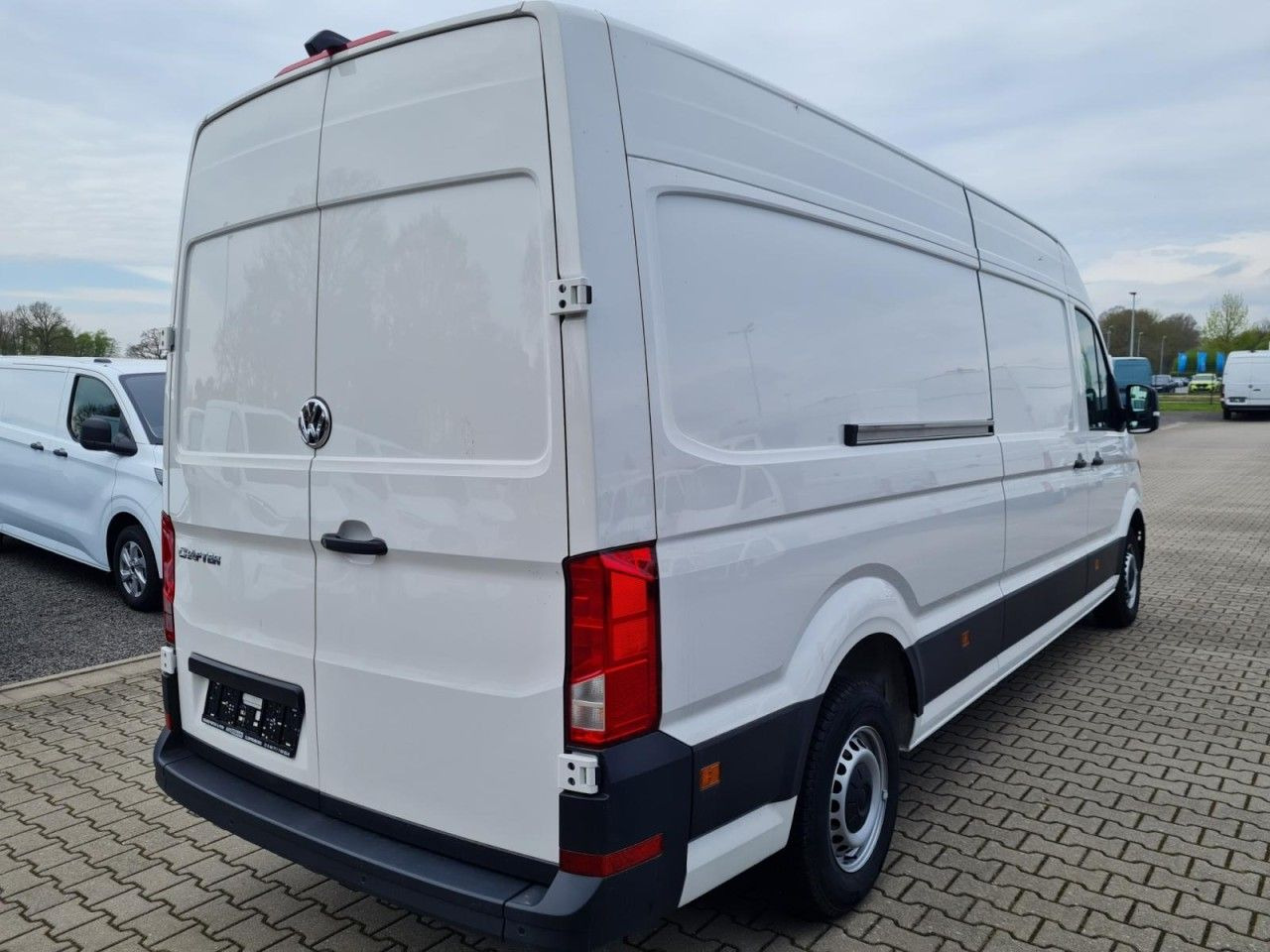 Volkswagen Crafter 35 Kasten lang L4H2 KLIMA NAVI_APP HOLZB - Furgon: obrázek 4 Volkswagen Crafter 35 Kasten lang L4H2 KLIMA NAVI_APP HOLZB - Furgon: obrázek 4