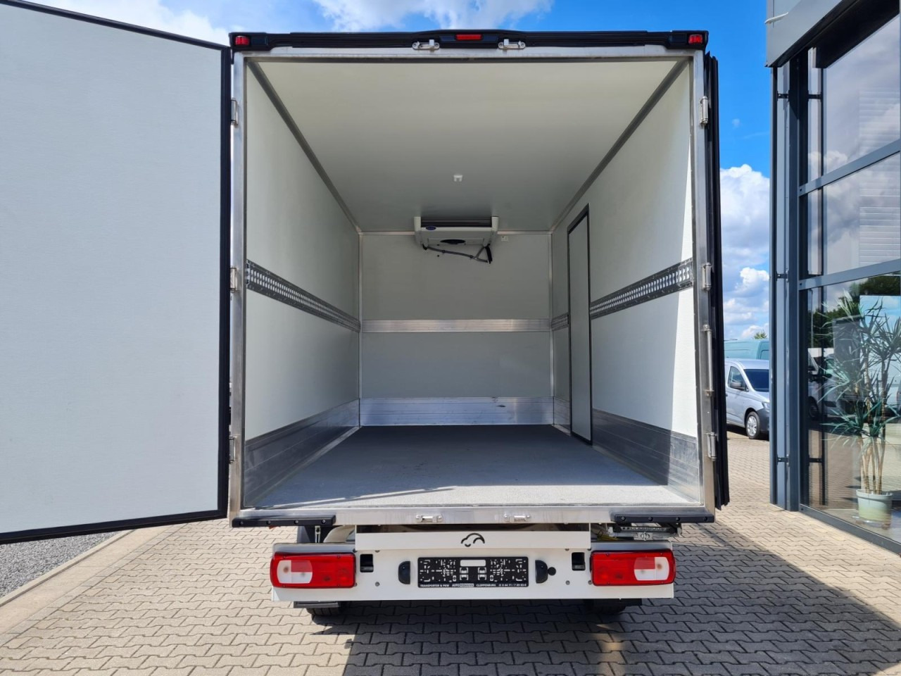 Volkswagen Crafter 35 Kühlkoffer Carrier Viento 300 NAVI/APP - Chladící dodávka: obrázek 5 Volkswagen Crafter 35 Kühlkoffer Carrier Viento 300 NAVI/APP - Chladící dodávka: obrázek 5