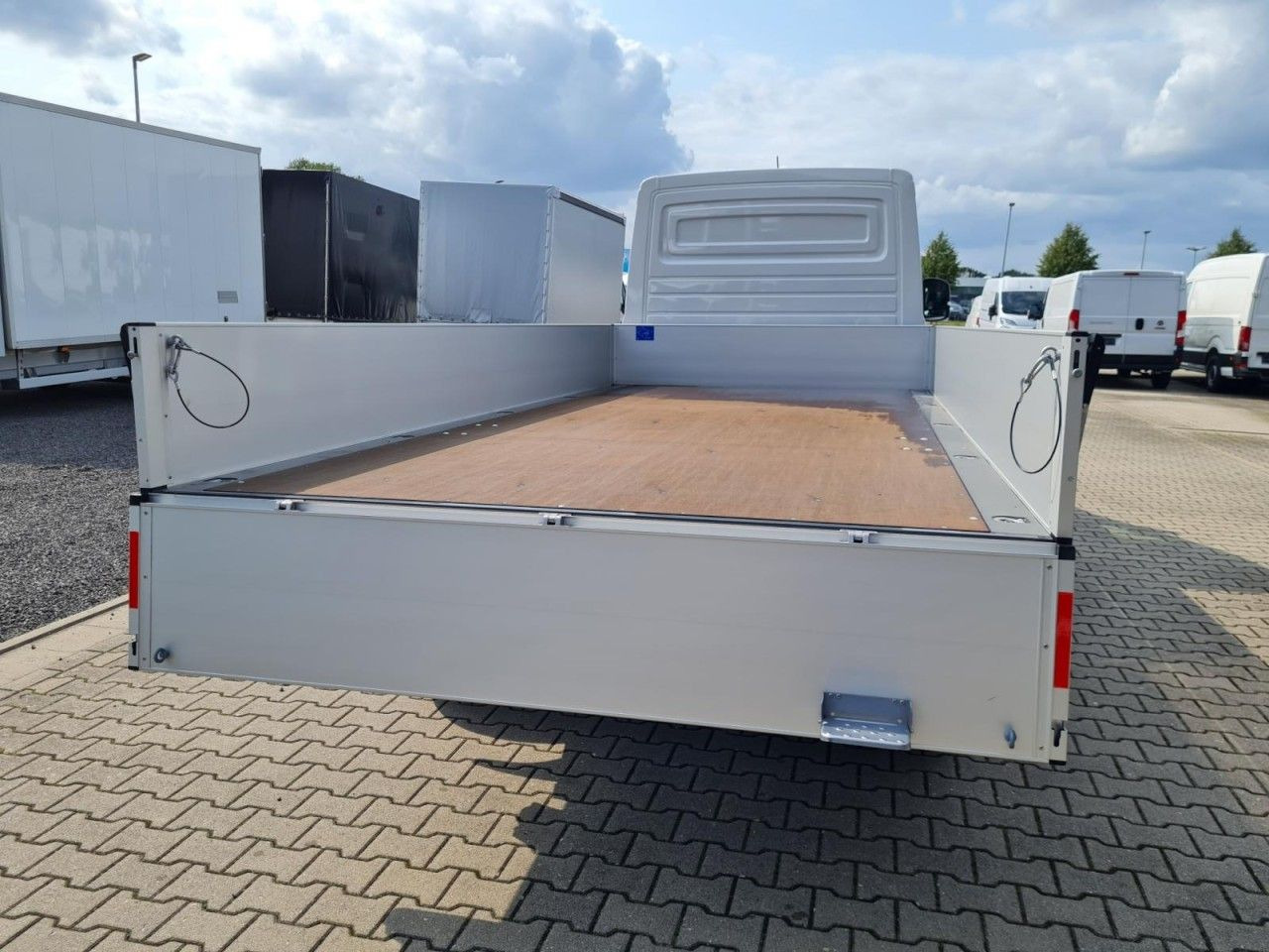 Volkswagen Crafter 35 Pritsche TDi L4 lang KLIMA TEMPOMAT - Dodávka valník: obrázek 5 Volkswagen Crafter 35 Pritsche TDi L4 lang KLIMA TEMPOMAT - Dodávka valník: obrázek 5