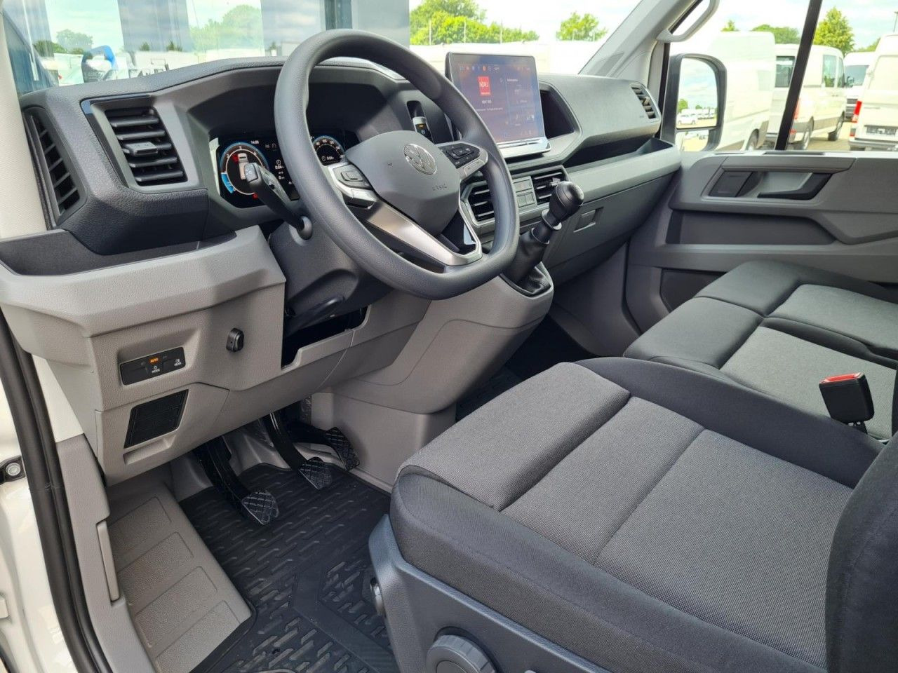 Volkswagen Crafter 35 TDI Pritsche Schiebe Plane LED TEMPOM - Plachtová dodávka: obrázek 3 Volkswagen Crafter 35 TDI Pritsche Schiebe Plane LED TEMPOM - Plachtová dodávka: obrázek 3