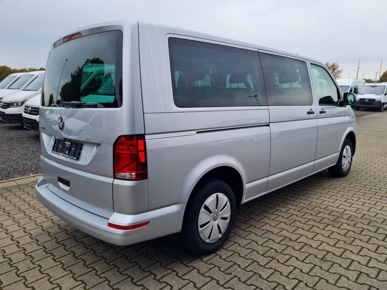 Volkswagen T6.1 Caravelle TDI lang 9 Sitzer 2 Schiebetüren Trendl. - Minibus, Mikrobus: obrázek 5 Volkswagen T6.1 Caravelle TDI lang 9 Sitzer 2 Schiebetüren Trendl. - Minibus, Mikrobus: obrázek 5