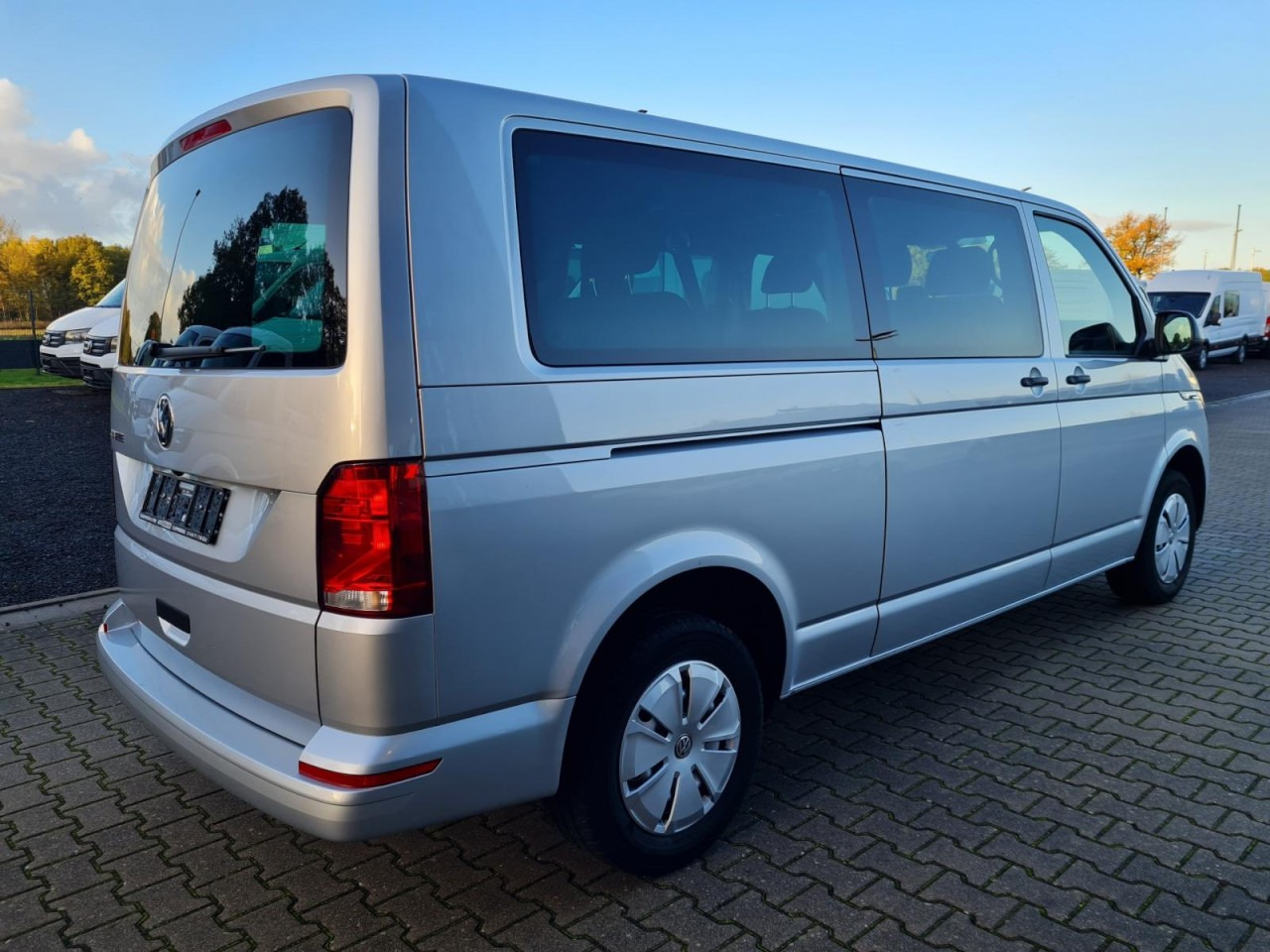 Volkswagen T6.1 Caravelle TDI lang 9 Sitzer 2 Schiebetüren Trendl. - Minibus, Mikrobus: obrázek 5 Volkswagen T6.1 Caravelle TDI lang 9 Sitzer 2 Schiebetüren Trendl. - Minibus, Mikrobus: obrázek 5