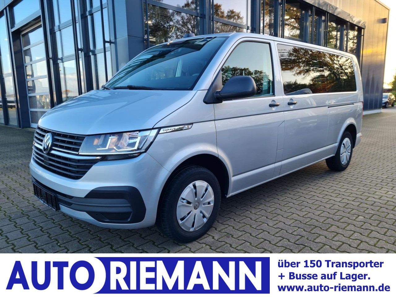Volkswagen T6.1 Caravelle TDI lang 9 Sitzer 2 Schiebetüren Trendl. - Minibus, Mikrobus: obrázek 1 Volkswagen T6.1 Caravelle TDI lang 9 Sitzer 2 Schiebetüren Trendl. - Minibus, Mikrobus: obrázek 1