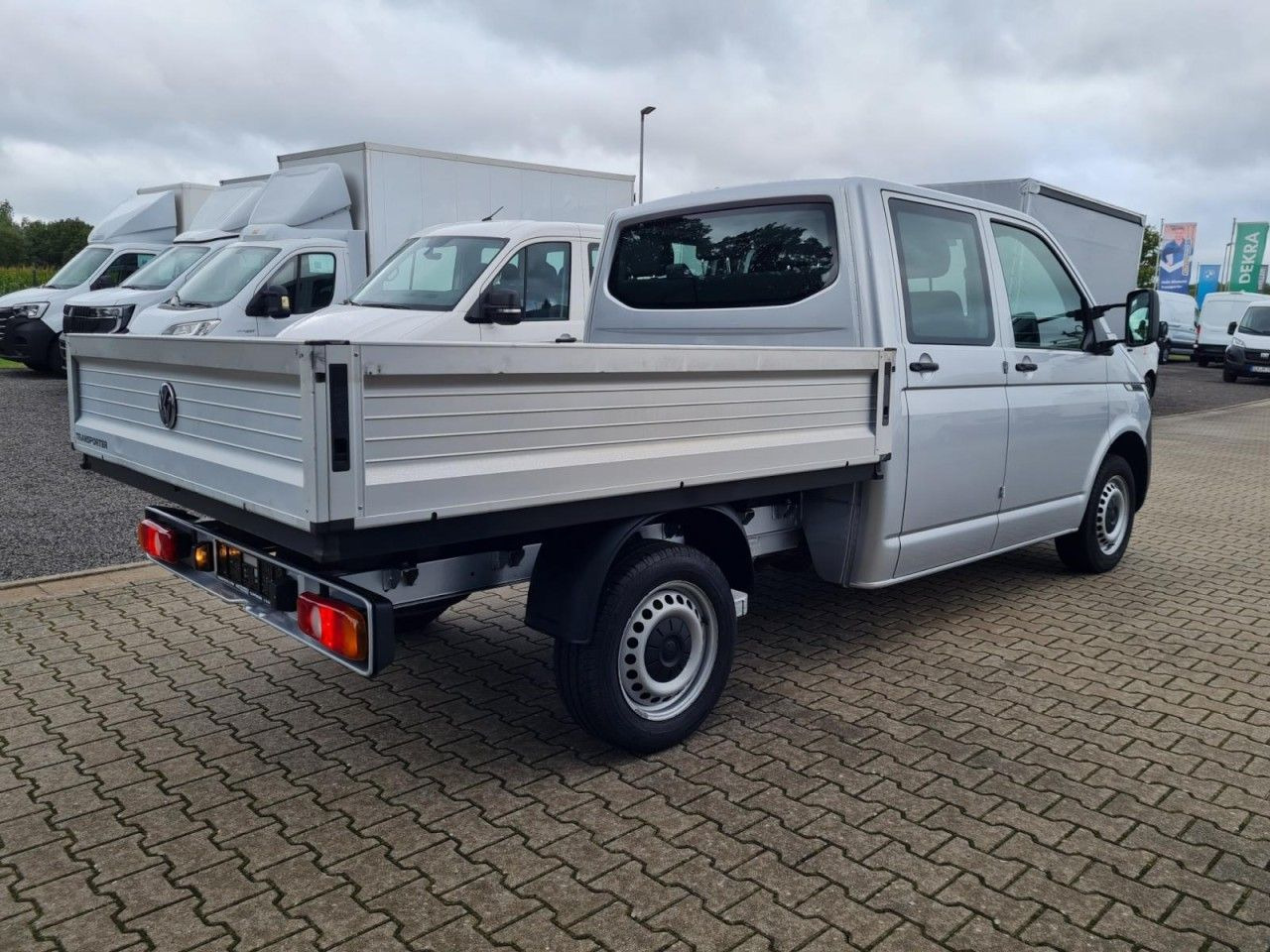 Volkswagen T6.1 Doka Pritsche Plane 6-Sitze Klima Komfort - Plachtová dodávka, Dodávka s dvojitou kabinou: obrázek 4 Volkswagen T6.1 Doka Pritsche Plane 6-Sitze Klima Komfort - Plachtová dodávka, Dodávka s dvojitou kabinou: obrázek 4