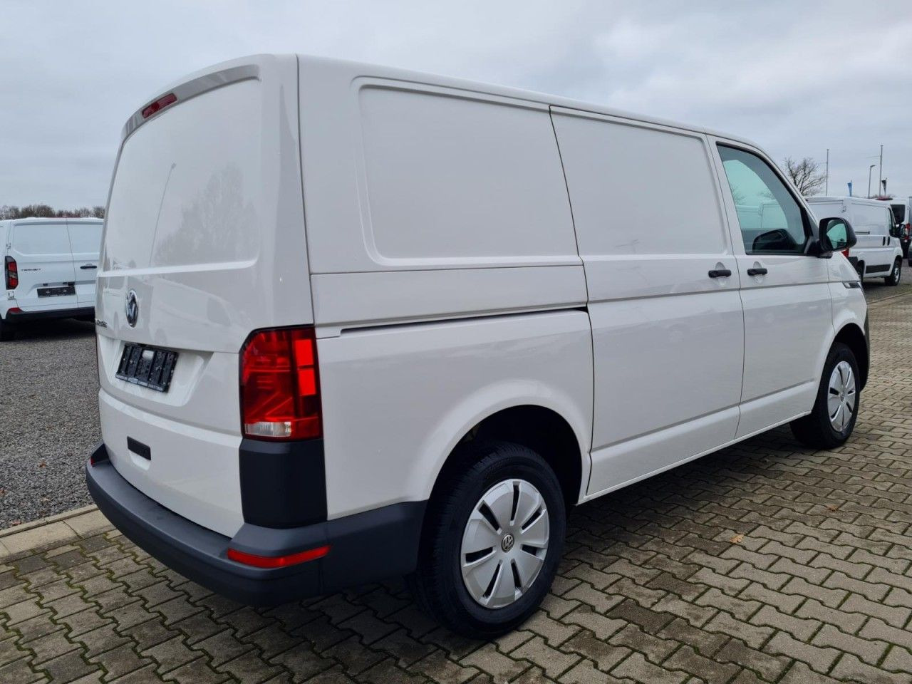 Volkswagen T6.1 Kasten KR Heckklappe KAMERA KLIMA Navi App - Malá dodávka: obrázek 4 Volkswagen T6.1 Kasten KR Heckklappe KAMERA KLIMA Navi App - Malá dodávka: obrázek 4