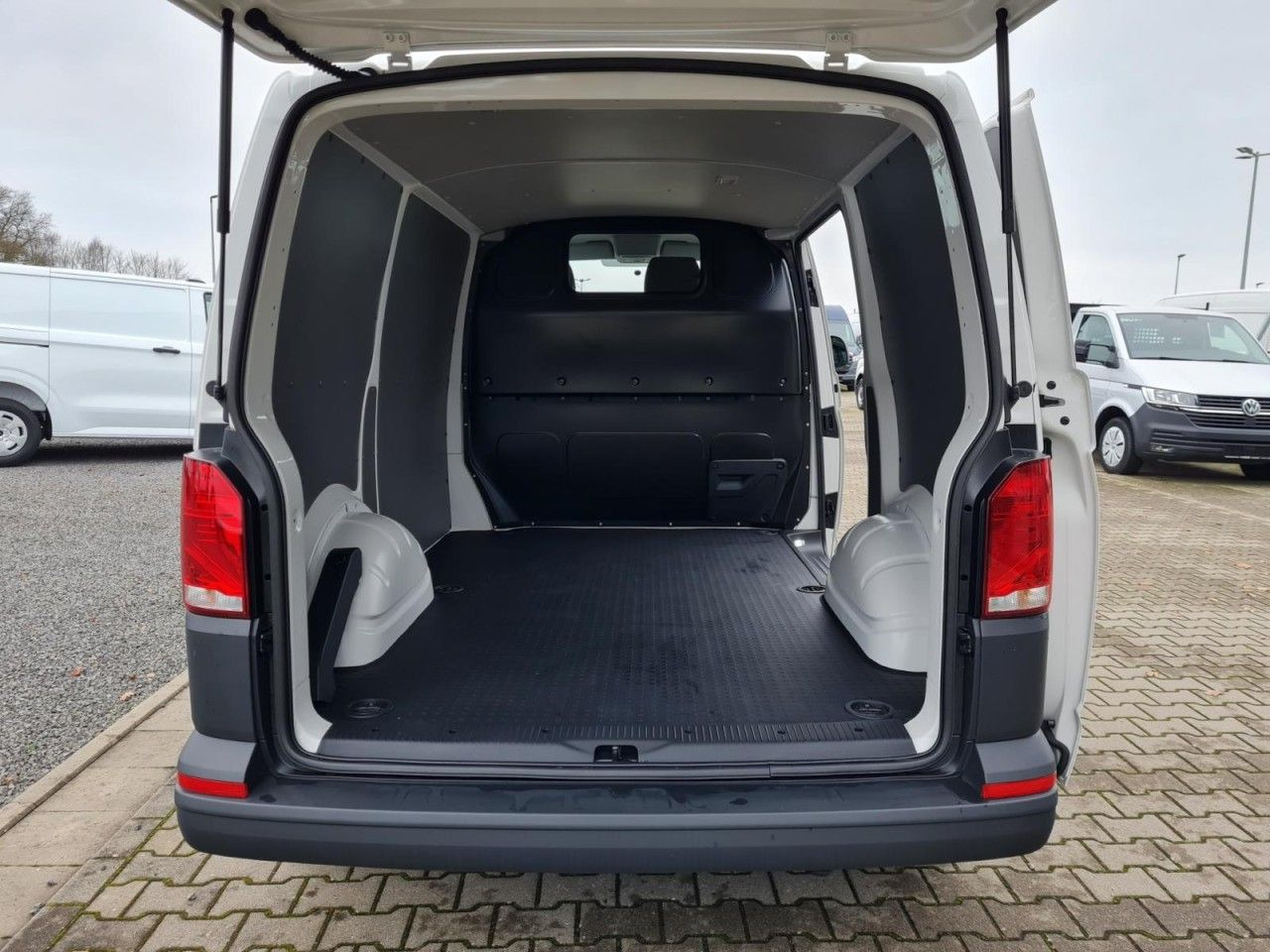 Volkswagen T6.1 Kasten L1 KR Heckklappe KAMERA KLIMA ALLWET - Malá dodávka: obrázek 5 Volkswagen T6.1 Kasten L1 KR Heckklappe KAMERA KLIMA ALLWET - Malá dodávka: obrázek 5
