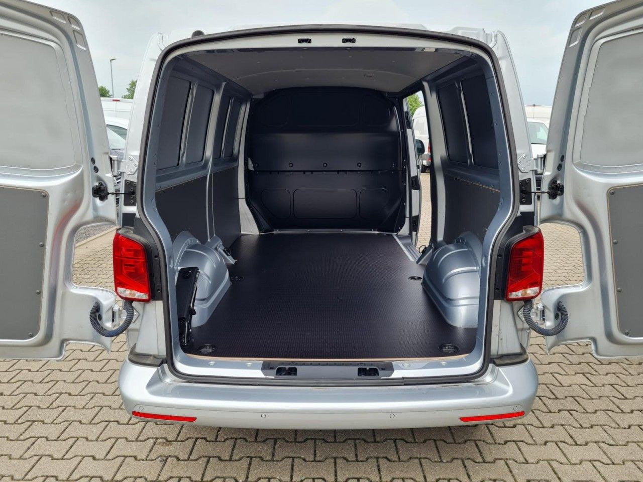 Volkswagen T6.1 Kasten TDI lang DSG LED KAMERA TEMPOMAT - Malá dodávka: obrázek 5 Volkswagen T6.1 Kasten TDI lang DSG LED KAMERA TEMPOMAT - Malá dodávka: obrázek 5