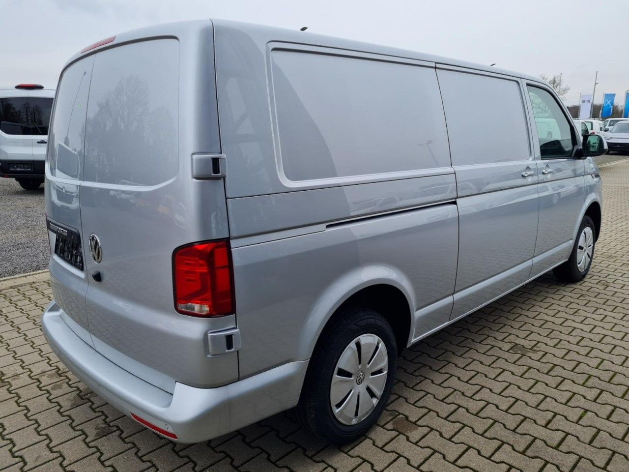 Volkswagen T6.1 Kasten TDI lang DSG LED KAMERA TEMPOMAT - Malá dodávka: obrázek 4 Volkswagen T6.1 Kasten TDI lang DSG LED KAMERA TEMPOMAT - Malá dodávka: obrázek 4