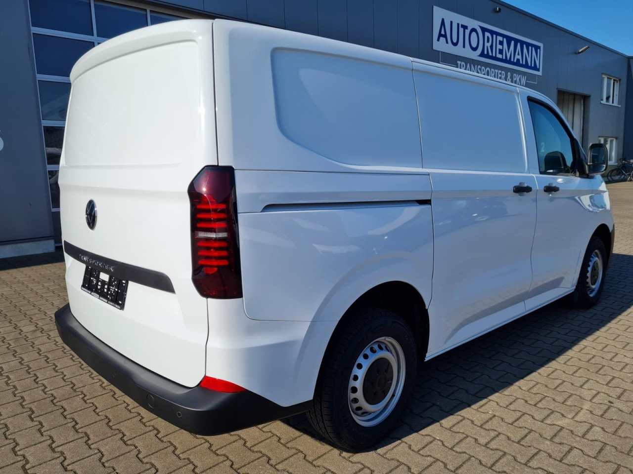Volkswagen T7 Transporter Kasten TDi L1 Heckklappe KLIMA PDC - Malá dodávka: obrázek 5 Volkswagen T7 Transporter Kasten TDi L1 Heckklappe KLIMA PDC - Malá dodávka: obrázek 5