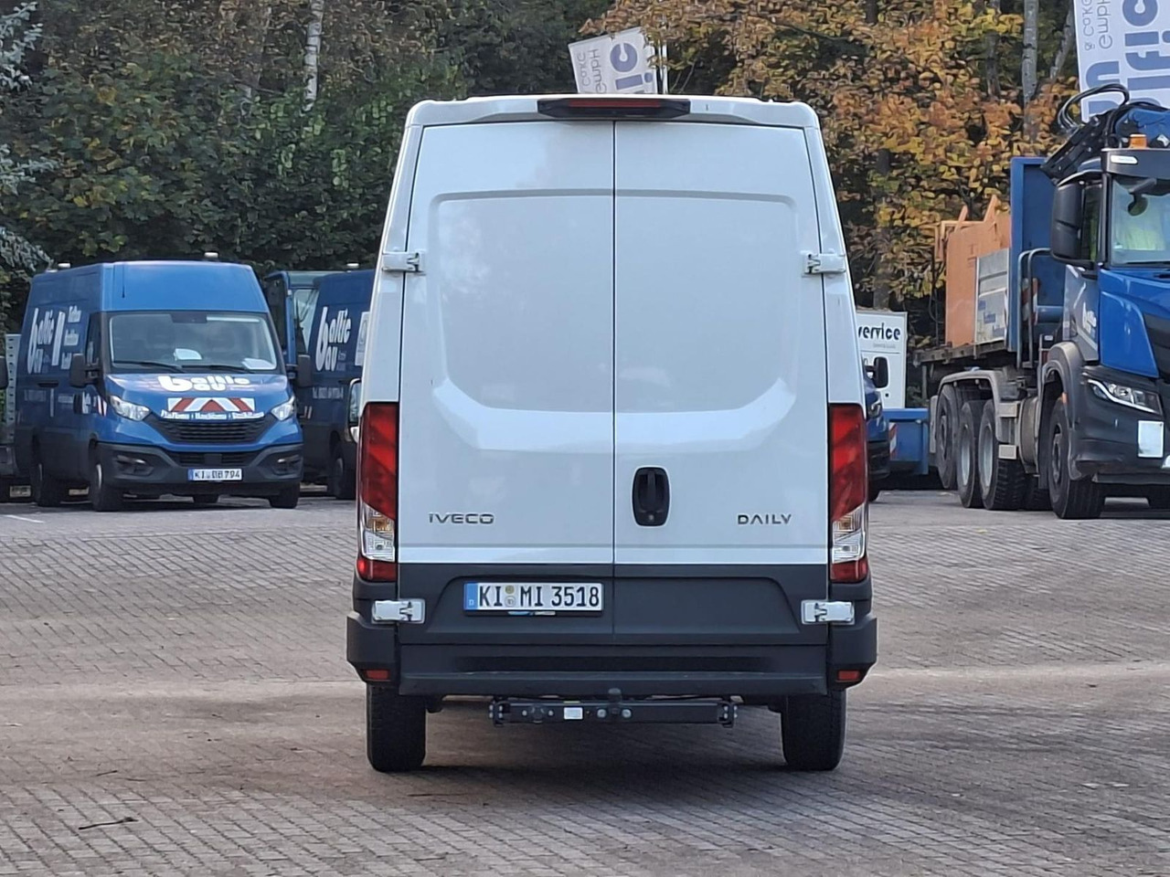 Iveco 35S18HA8V *AHK*RADIO*KAMERA*KLIMA* - Furgon: obrázek 4 Iveco 35S18HA8V *AHK*RADIO*KAMERA*KLIMA* - Furgon: obrázek 4