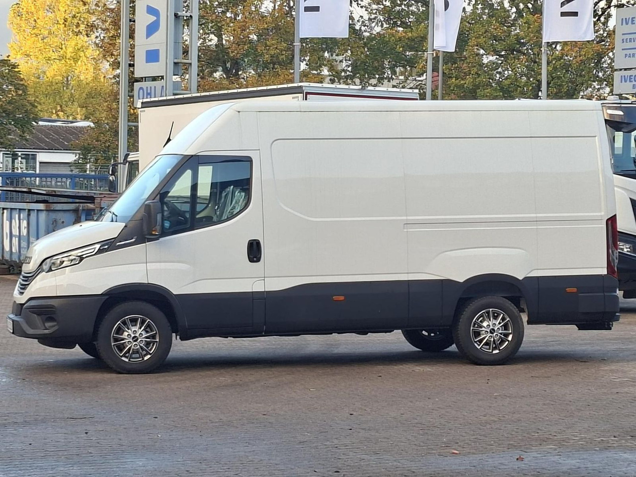 Iveco 35S18HA8V *AHK*RADIO*KAMERA*KLIMA* - Furgon: obrázek 2 Iveco 35S18HA8V *AHK*RADIO*KAMERA*KLIMA* - Furgon: obrázek 2