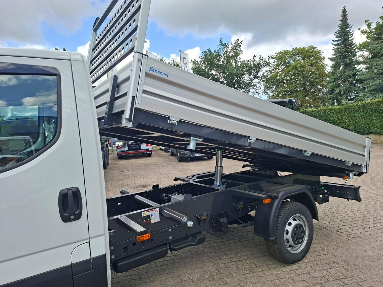 Iveco Daily 35S14A8Y Henschel 3-Seiten Kipper 100 k... - Dodávka valník: obrázek 3 Iveco Daily 35S14A8Y Henschel 3-Seiten Kipper 100 k... - Dodávka valník: obrázek 3