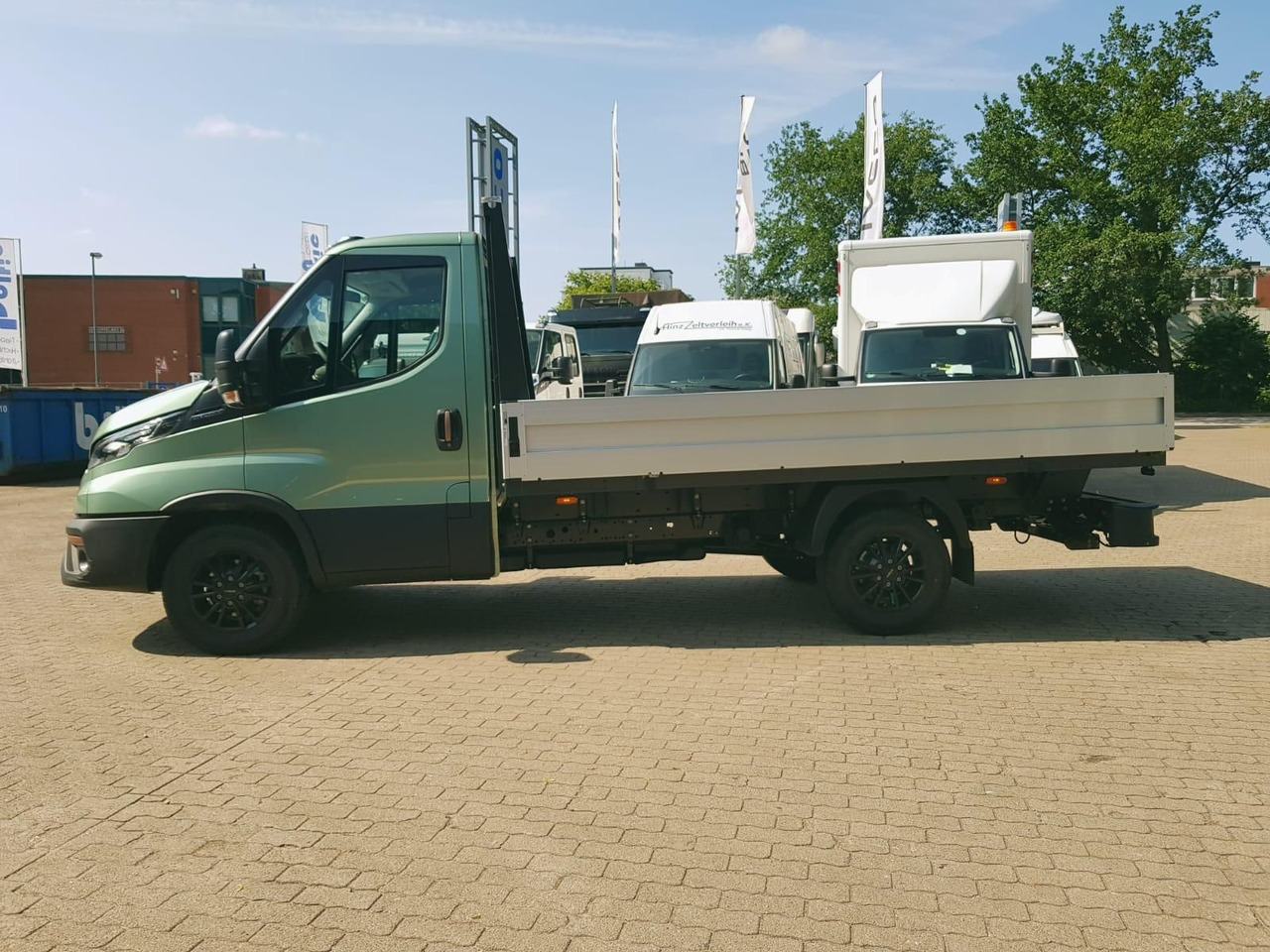 Iveco Daily 35S14HA8 Pritsche AHK 100 kW (136 PS),... - Dodávka valník: obrázek 2 Iveco Daily 35S14HA8 Pritsche AHK 100 kW (136 PS),... - Dodávka valník: obrázek 2