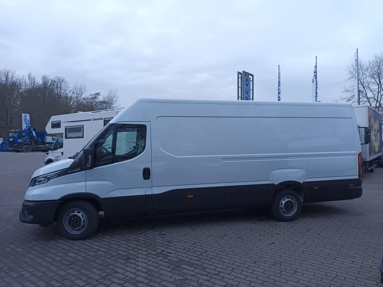Iveco Daily 35S18HA8V 4100 KLIMA*AHK*RÜCKFAHRKAMERA... - Furgon: obrázek 2 Iveco Daily 35S18HA8V 4100 KLIMA*AHK*RÜCKFAHRKAMERA... - Furgon: obrázek 2