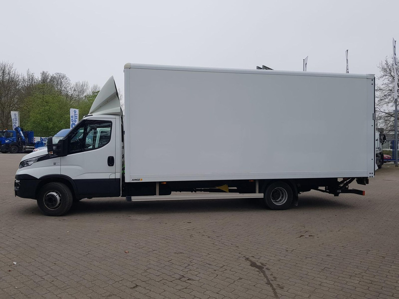 Iveco Daily 70C18HA8/P Koffer, Luftfederung, Kamera - Dodávka skřín: obrázek 3 Iveco Daily 70C18HA8/P Koffer, Luftfederung, Kamera - Dodávka skřín: obrázek 3