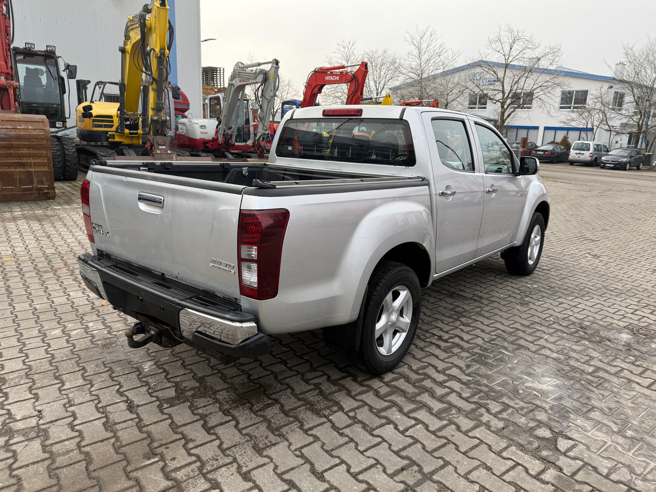 Isuzu DMAX 2,5 Pickup Automatik - Pick-up: obrázek 4 Isuzu DMAX 2,5 Pickup Automatik - Pick-up: obrázek 4