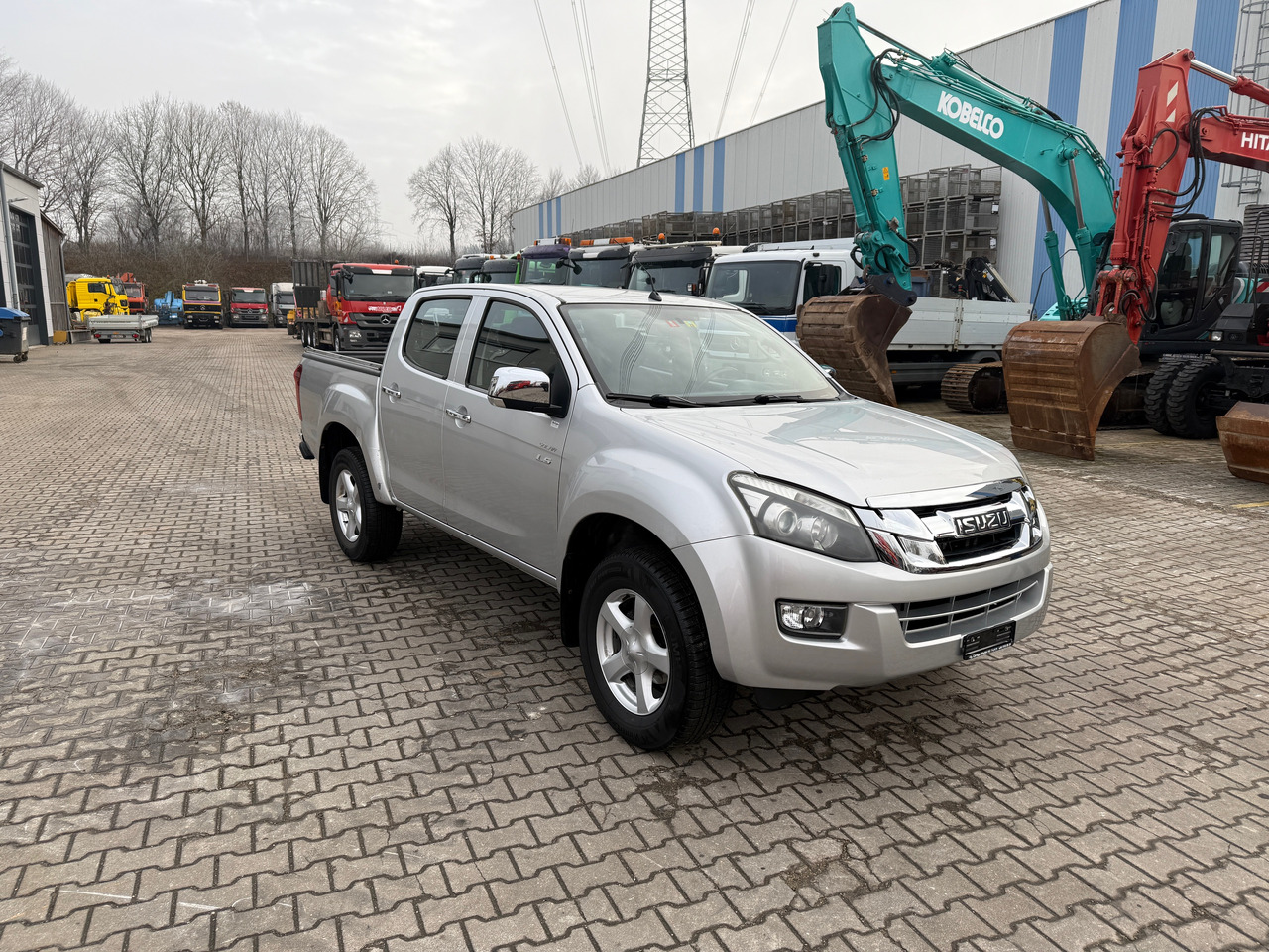 Isuzu DMAX 2,5 Pickup Automatik - Pick-up: obrázek 3 Isuzu DMAX 2,5 Pickup Automatik - Pick-up: obrázek 3
