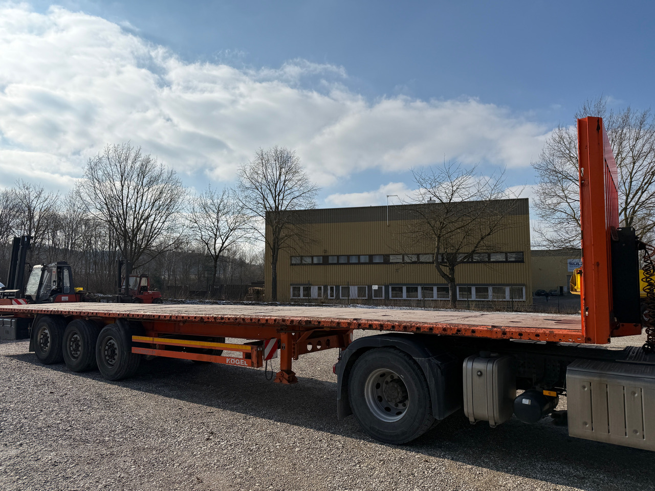 Kögel S24-1 Pritschenauflieger - Návěs valník/ Plato: obrázek 4 Kögel S24-1 Pritschenauflieger - Návěs valník/ Plato: obrázek 4