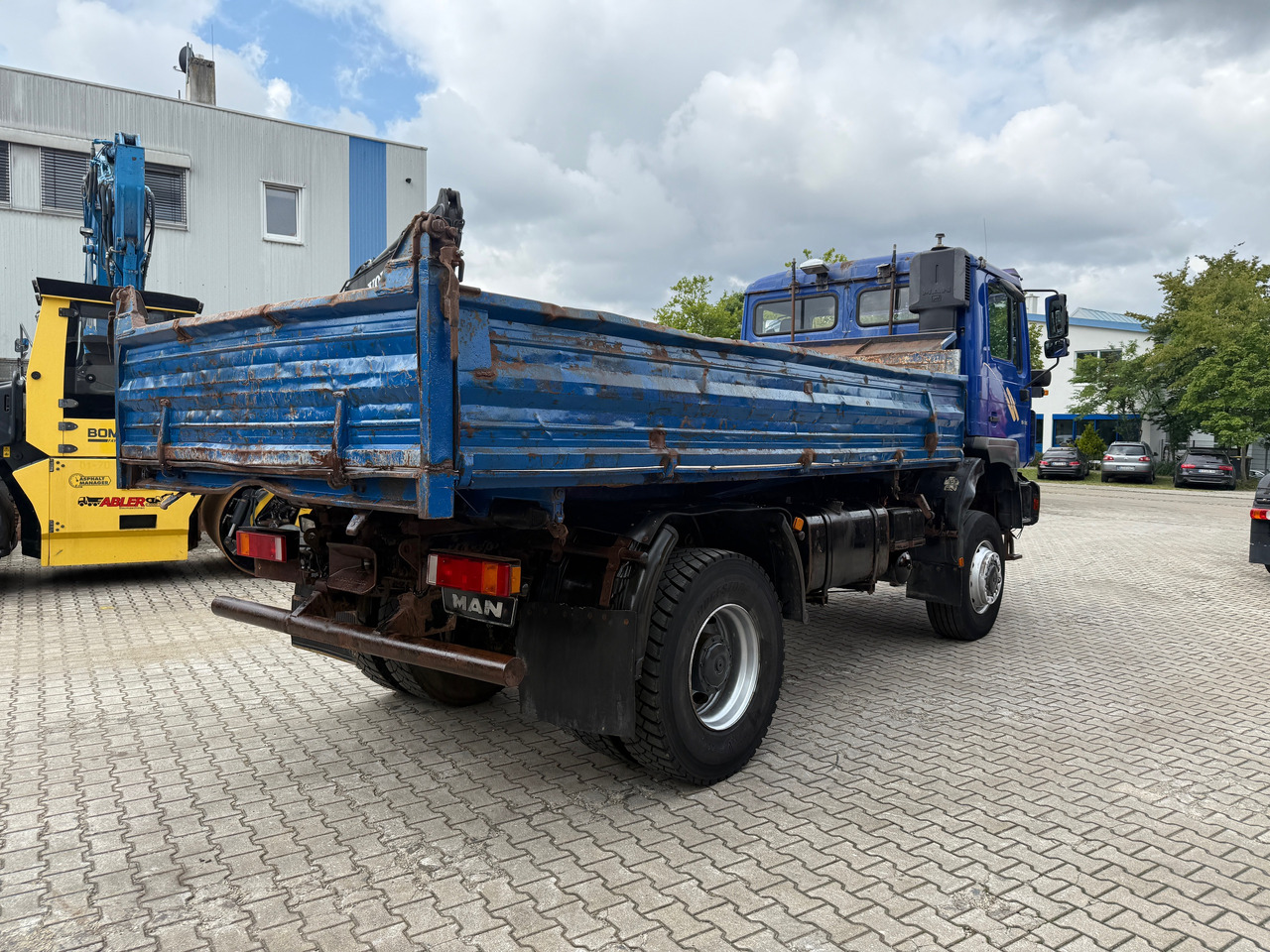 MAN 19.364 3-Seiten-Kipper Allrad Winterdienst - Sklápěč: obrázek 4 MAN 19.364 3-Seiten-Kipper Allrad Winterdienst - Sklápěč: obrázek 4