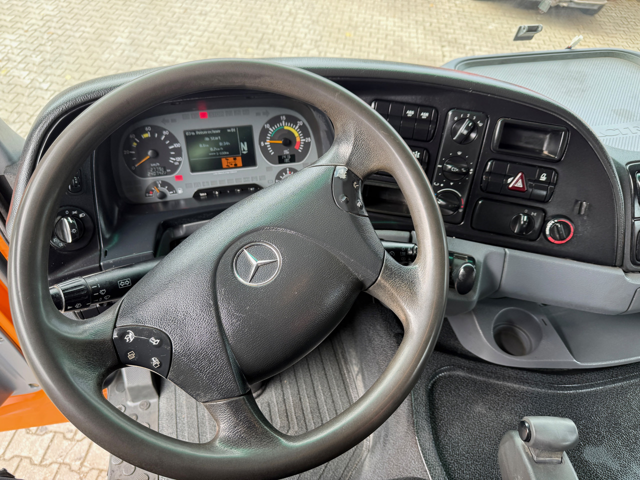 Sklápěč, Auto s hydraulickou rukou Mercedes-Benz 1832 Actros MP2 3-Seiten-Kipper mit Kran + Funk: obrázek 16