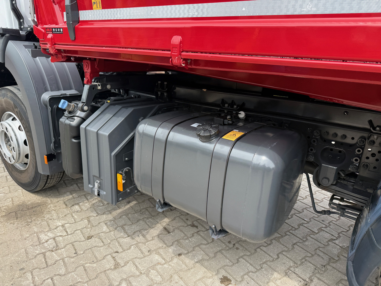 Sklápěč Mercedes-Benz 1835 Arocs 3-Seiten-Kipper 4900 km: obrázek 11