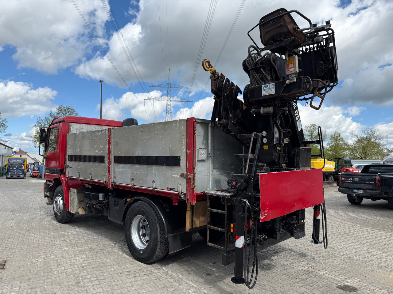 Mercedes-Benz 1840 Actros 2-Seiten-Kipper mit Kran Hiab 125-3 mit Funk - Nákladní automobil valníkový/ Plošinový, Auto s hydraulickou rukou: obrázek 5 Mercedes-Benz 1840 Actros 2-Seiten-Kipper mit Kran Hiab 125-3 mit Funk - Nákladní automobil valníkový/ Plošinový, Auto s hydraulickou rukou: obrázek 5