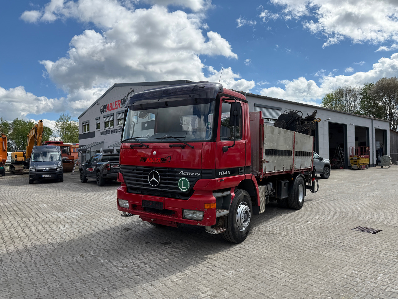 Mercedes-Benz 1840 Actros 2-Seiten-Kipper mit Kran Hiab 125-3 mit Funk - Nákladní automobil valníkový/ Plošinový, Auto s hydraulickou rukou: obrázek 2 Mercedes-Benz 1840 Actros 2-Seiten-Kipper mit Kran Hiab 125-3 mit Funk - Nákladní automobil valníkový/ Plošinový, Auto s hydraulickou rukou: obrázek 2