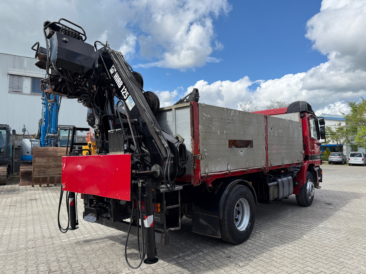 Mercedes-Benz 1840 Actros 2-Seiten-Kipper mit Kran Hiab 125-3 mit Funk - Nákladní automobil valníkový/ Plošinový, Auto s hydraulickou rukou: obrázek 4 Mercedes-Benz 1840 Actros 2-Seiten-Kipper mit Kran Hiab 125-3 mit Funk - Nákladní automobil valníkový/ Plošinový, Auto s hydraulickou rukou: obrázek 4