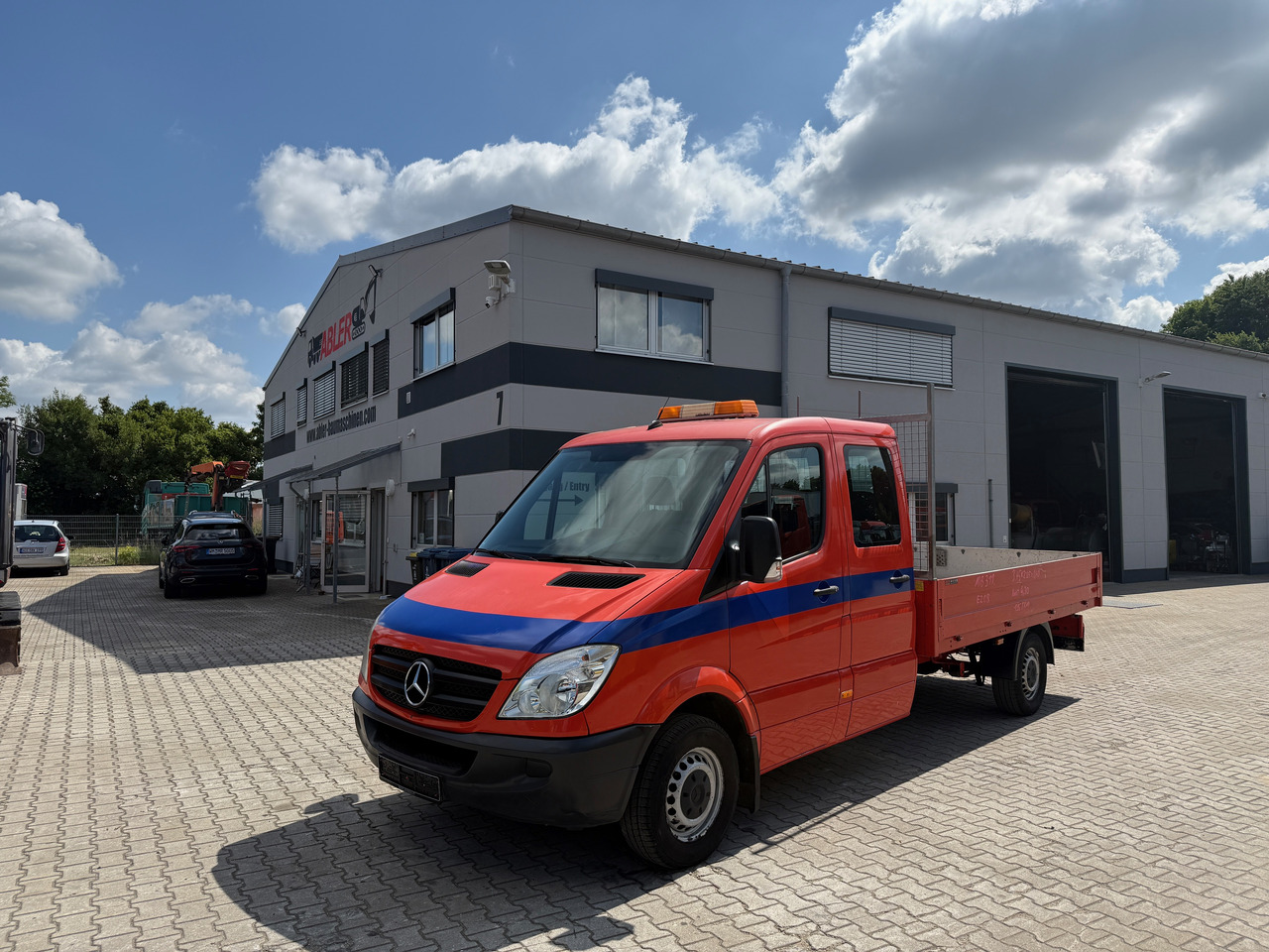 Mercedes-Benz 311 Sprinter Pritsche AHK - Nákladní automobil valníkový/ Plošinový: obrázek 2 Mercedes-Benz 311 Sprinter Pritsche AHK - Nákladní automobil valníkový/ Plošinový: obrázek 2
