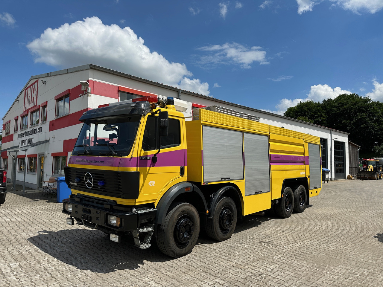 Mercedes-Benz 3238 SK Löschfahrzeug Rosenbauer Wasser + Schaum 66m Wurfweite - Hasičský vůz: obrázek 2 Mercedes-Benz 3238 SK Löschfahrzeug Rosenbauer Wasser + Schaum 66m Wurfweite - Hasičský vůz: obrázek 2