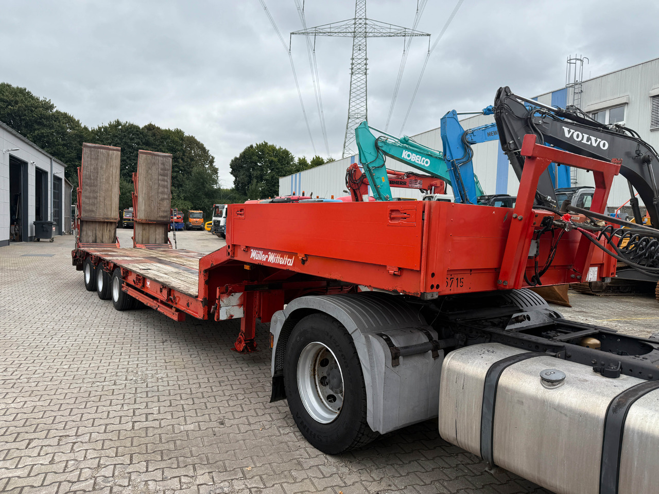 Müller Mitteltal TS3 Tieflader Auflieger mit hydr. Rampen - Podvalníkový návěs: obrázek 3 Müller Mitteltal TS3 Tieflader Auflieger mit hydr. Rampen - Podvalníkový návěs: obrázek 3