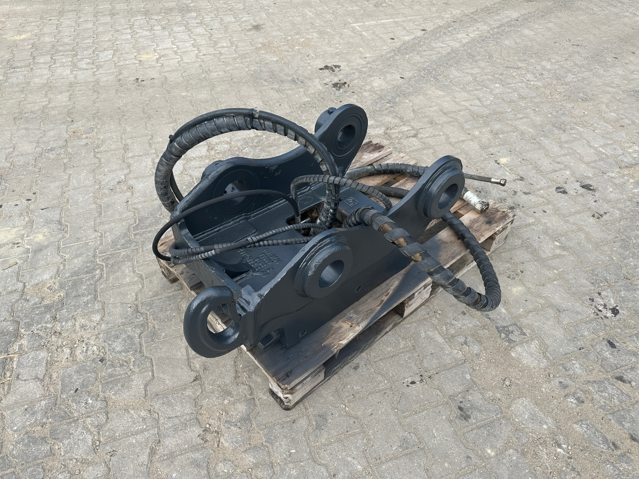 Oilquick OQ 65 vollhydraulischer Schnellwechsler - Rychloupínací: obrázek 2 Oilquick OQ 65 vollhydraulischer Schnellwechsler - Rychloupínací: obrázek 2