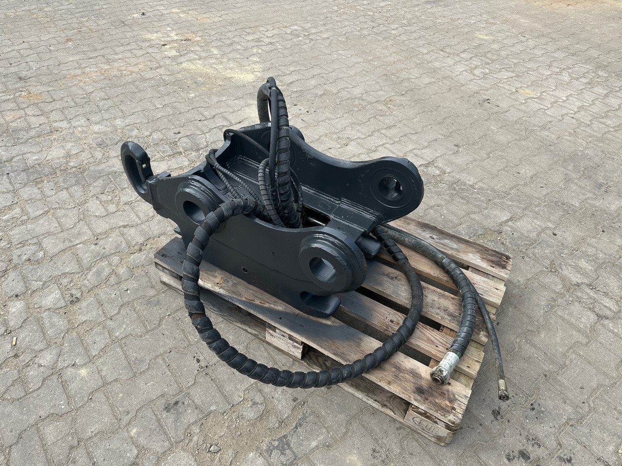 Oilquick OQ 65 vollhydraulischer Schnellwechsler - Rychloupínací: obrázek 4 Oilquick OQ 65 vollhydraulischer Schnellwechsler - Rychloupínací: obrázek 4
