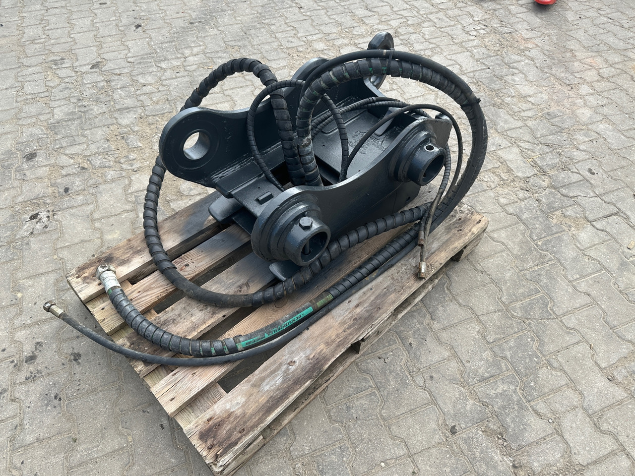 Oilquick OQ 65 vollhydraulischer Schnellwechsler - Rychloupínací: obrázek 5 Oilquick OQ 65 vollhydraulischer Schnellwechsler - Rychloupínací: obrázek 5