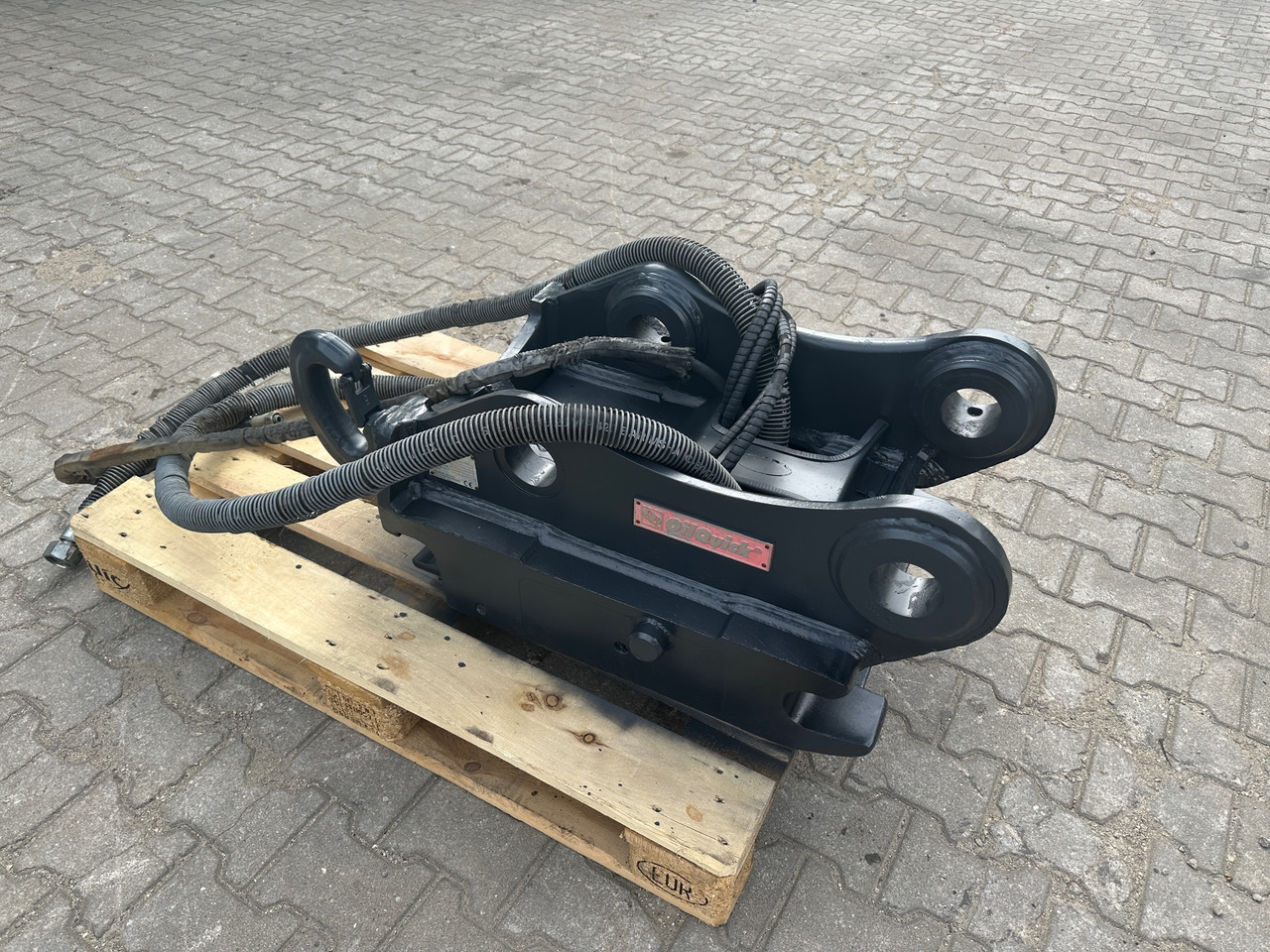Oilquick OQ 70/55 vollhydraulischer Schnellwechsler - Rychloupínací: obrázek 4 Oilquick OQ 70/55 vollhydraulischer Schnellwechsler - Rychloupínací: obrázek 4