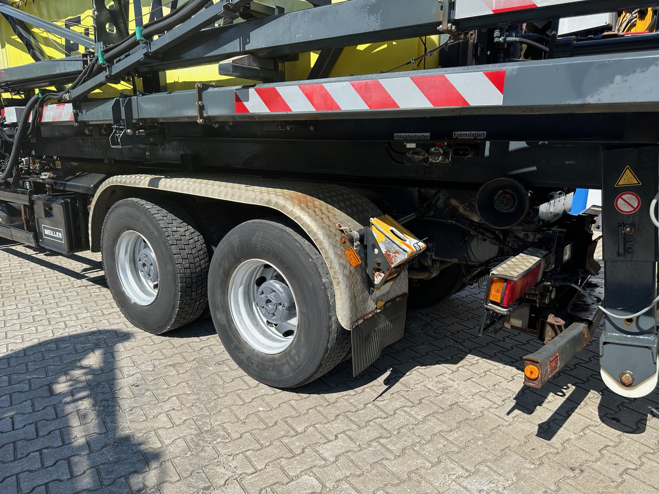 Hákový nosič kontejnerů Scania R580 Abrollkipper V8 Mit Küpper Weisser Enteisungsgerät 45m: obrázek 6