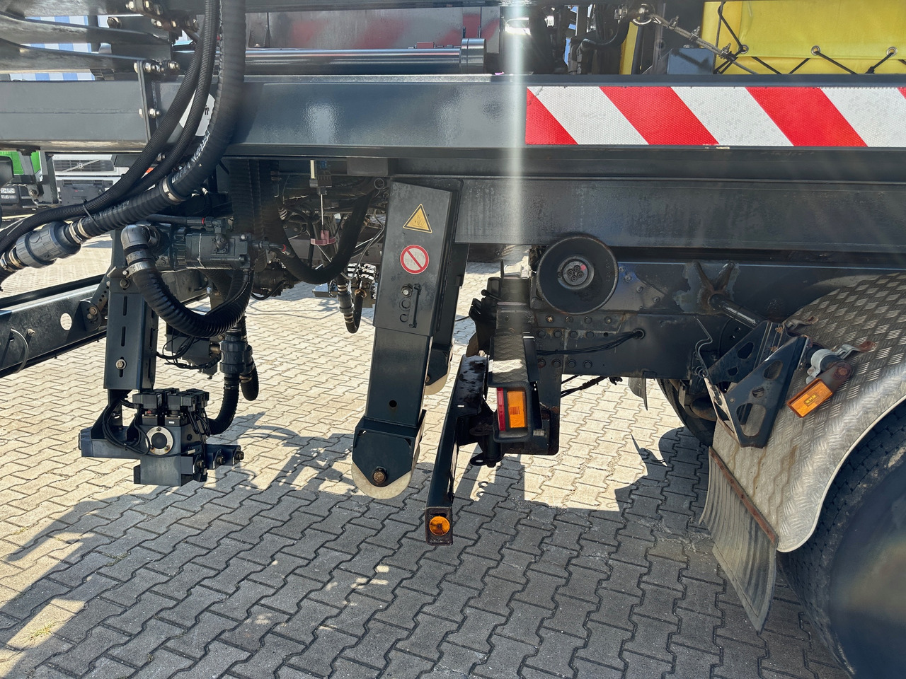 Hákový nosič kontejnerů Scania R580 Abrollkipper V8 Mit Küpper Weisser Enteisungsgerät 45m: obrázek 12
